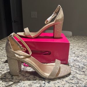 Women’s Chunk Low Heel Pump Sandal